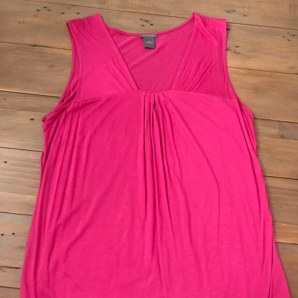 Ann Taylor Sleeveless Shirt 👚